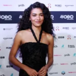 Quem é Olivia Dean, que vem sendo chamada de 'a nova Adele'