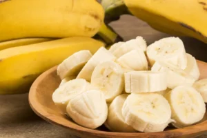 Quer emagrecer ou ter mais energia? Veja a melhor hora para comer banana
