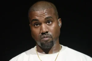 Reino Unido bloqueia a entrada de Kanye West após polêmica com festival