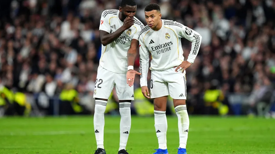 Revolução no Real Madrid! Veja quem sai e quem pode reforçar os merengues