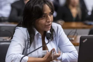 Senadora alega insatisfação com candidatura presidencial de Caiado, deixa PSD e se filia ao PT