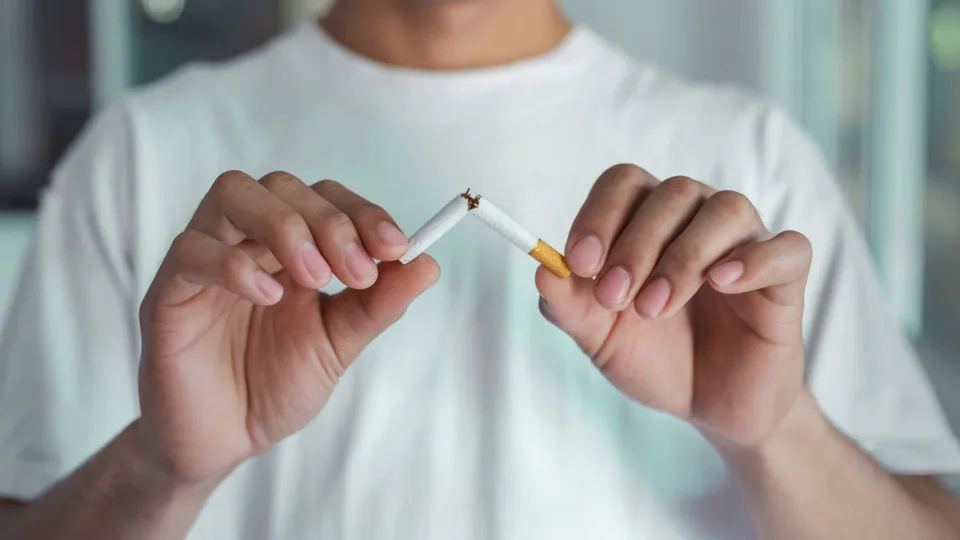 Sete benefícios que parar de fumar traz para a saúde bucal