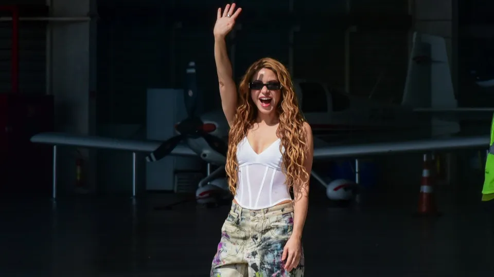 Shakira desembarca no Rio para show gratuito em Copacabana neste sábado