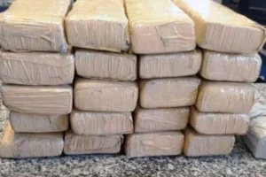 Sri Lanka prende 22 monges com 110 kg de maconha em aeroporto