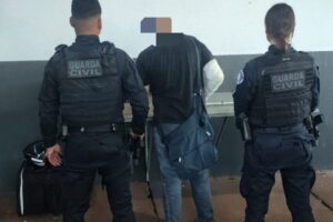 Suspeito de coagir clientes em lanchonete é detido pela Guarda Civil no centro de Maringá