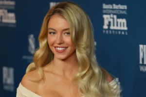 Sydney Sweeney é cortada de cena de 'O Diabo Veste Prada 2', diz site