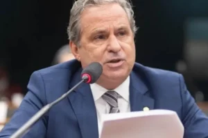 Tadeu Alencar deixa cargo de ministro do Empreendedorismo e aponta 'tensões indesejadas' no PSB