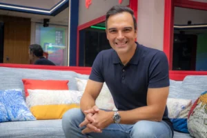 Tadeu Schmidt anuncia abertura das inscrições para o BBB 27
