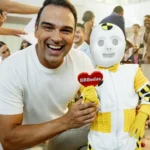 Tadeu Schmidt relata cansaço após fim do BBB 26 e diz que corpo 'cobrou' ritmo