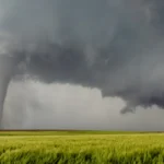 Tornados atingem Texas e deixam dois mortos, feridos e rastro de destruição