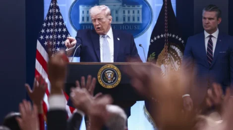 Trump afirma que iranianos "não têm cartas" para negociações exceto Ormuz