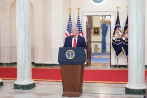 Trump confirma que piloto americano foi resgatado no Irã: 'Ficará bem'