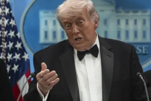 Trump diz que motivo dos disparos não está claro e que atirador é 'lobo solitário'