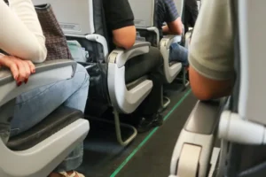Vai viajar de avião? Saiba qual assento pode ser o pior para a sua saúde
