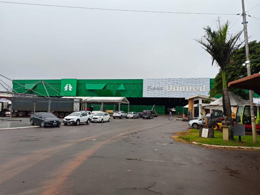 Vendas de naming rights garantem mais de R$ 500 mil em contratos para revitalização do Parque de Exposições de Maringá