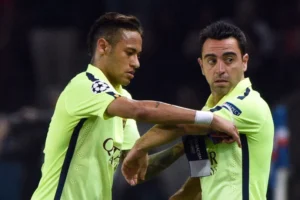 Xavi coloca Neymar como o mais próximo de Messi que viu jogar: Não vi nenhum tão parecido