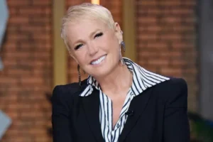 Xuxa comenta acusações de satanismo em discos e diz que mensagens eram 'de alegria'