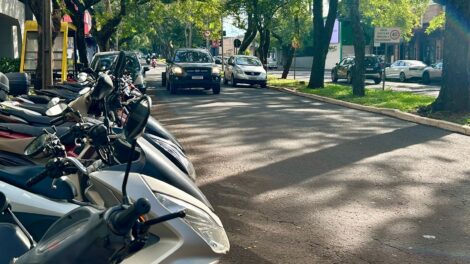 Paraná bate recorde de pagamento do IPVA: 2 em cada 3 veículos estão com imposto em dia e inadimplência cai 9%