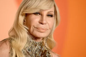 A cirurgia plástica mudou (muito) essas celebridades: Antes e depois