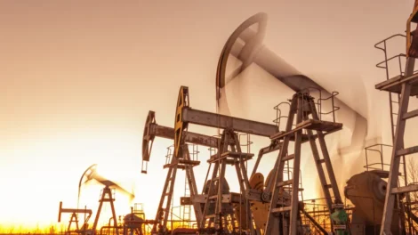 AIE prevê maior contração na demanda global de petróleo com choque em Ormuz
