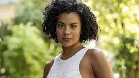 'Acho muito chique poder decidir o que eu quero fazer', afirma Bella Campos