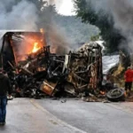 Acidente entre ônibus e caminhão deixa ao menos oito mortos em MG
