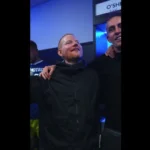 Acionista, Ed Sheeran celebra retorno de clube à Premier League