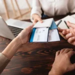 Agente de viagens mata colega e esconde corpo no local de trabalho