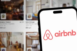 Airbnb inclui hotéis, delivery e aluguel de carros para tentar crescer sob pressão