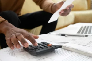 Além do Desenrola: veja dicas de educação financeira para evitar dívidas