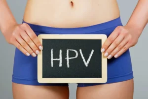 Alerta: HPV mata 7,5 mil por ano no Brasil e câncer avança entre jovens