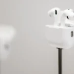 Apple pode lançar este ano novos AirPods equipados com câmeras
