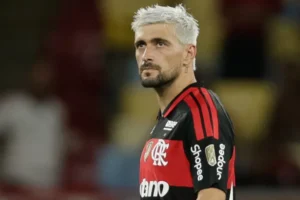 Arrascaeta recebe alta após cirurgia e inicia nova etapa de recuperação antes da Copa