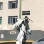 Avião de bimotor cai e bate em prédio em Belo Horizonte