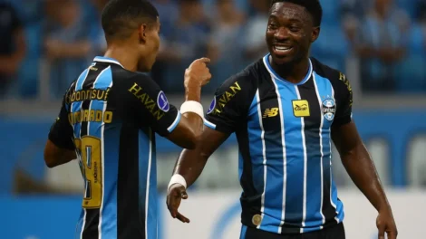 Bahia e Grêmio duelam no Brasileirão após destinos diferentes na Copa do Brasil