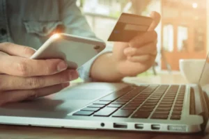 Bancos terão até 30 dias para limpar nome de clientes com dívidas de até R$ 100 no Desenrola