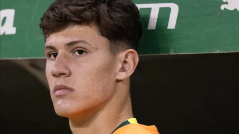 Benedetti tem lesões ligamentares no tornozelo e vira baixa no Palmeiras