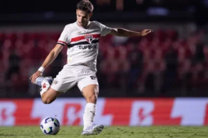 Bobadilla, do São Paulo, é absolvido no STJD após gesto em comemoração