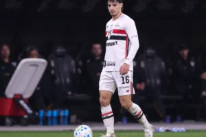 Bobadilla, do São Paulo, é denunciado no STJD por gesto contra Corinthians