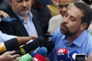 Boulos critica Zema: defesa de trabalho infantil é 'covardia'