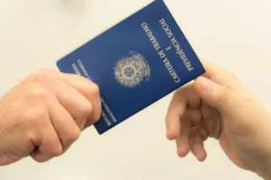 Brasil fecha 2025 com aumento de 5% no estoque de empregos