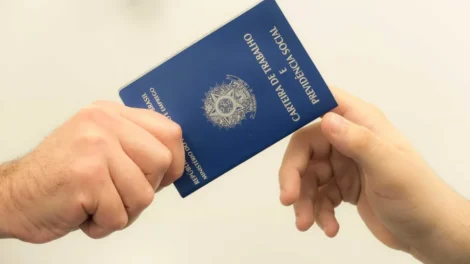 Brasil fecha 2025 com aumento de 5% no estoque de empregos