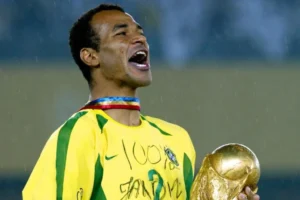 Brasil, penta com Djalma, Nilton, Carlos, Cafu e Roberto, sofre nas laterais