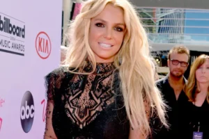 Britney Spears nega ter causado tumulto com faca durante jantar em Los Angeles