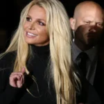 Britney Spears ofereceu lasanha a policiais antes de ser presa sob suspeita de dirigir bêbada