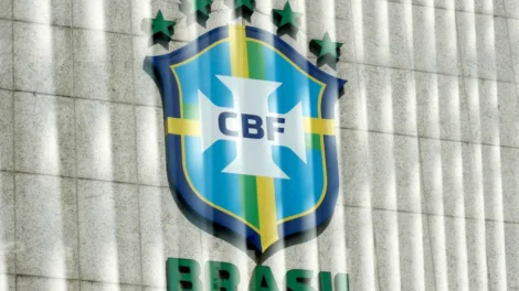 CBF prevê regra para punir clubes por pressão de torcidas em atletas em CTs