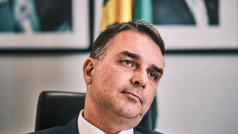 Candidatura 'derrete' e Flávio Bolsonaro cai 6 pontos, aponta Atlas/Intel