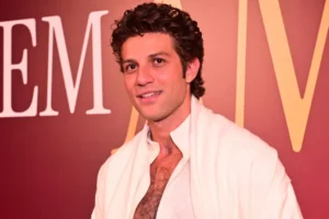 Chay Suede diz que vai dar pausa em novelas após fazer 4 protagonistas em 7 anos