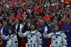 China lança missão Shenzhou-23; astronauta ficará um ano no Espaço