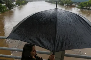 Chuva intensa no Grande Recife provoca deslizamentos e alaga vias